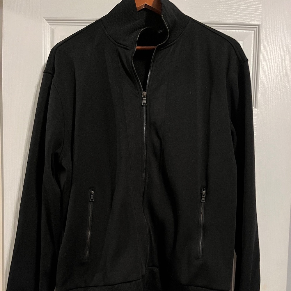 Young Men’s Black Full Zip Jacket (L)